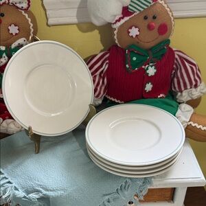 Elegant White Dinner Plate Set